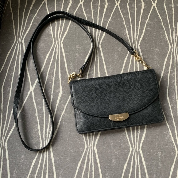 kate spade Handbags - Kate spade crossbody